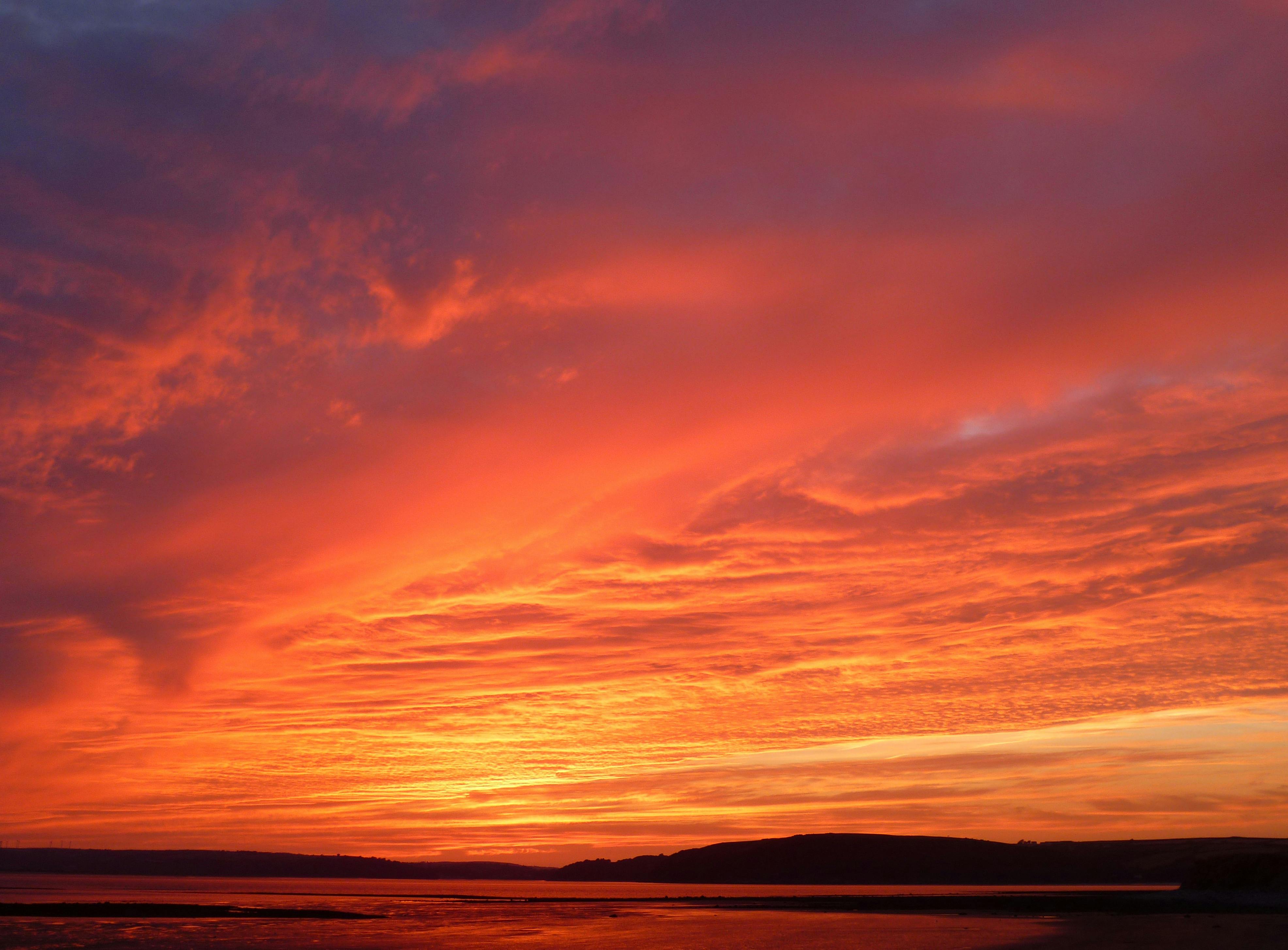 Warm sunrise sky for a weekend running guide